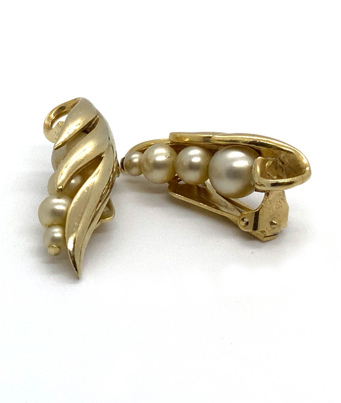 Vintage Ledo Gold Plated Pearl Earrings | Gadelles Vintage
