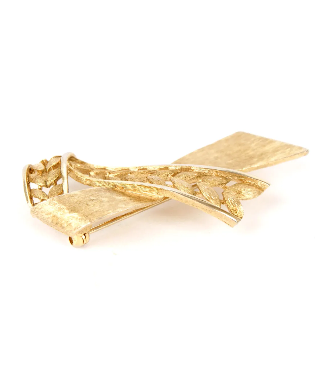 Brushed gold Trifari ribbon brooch pin