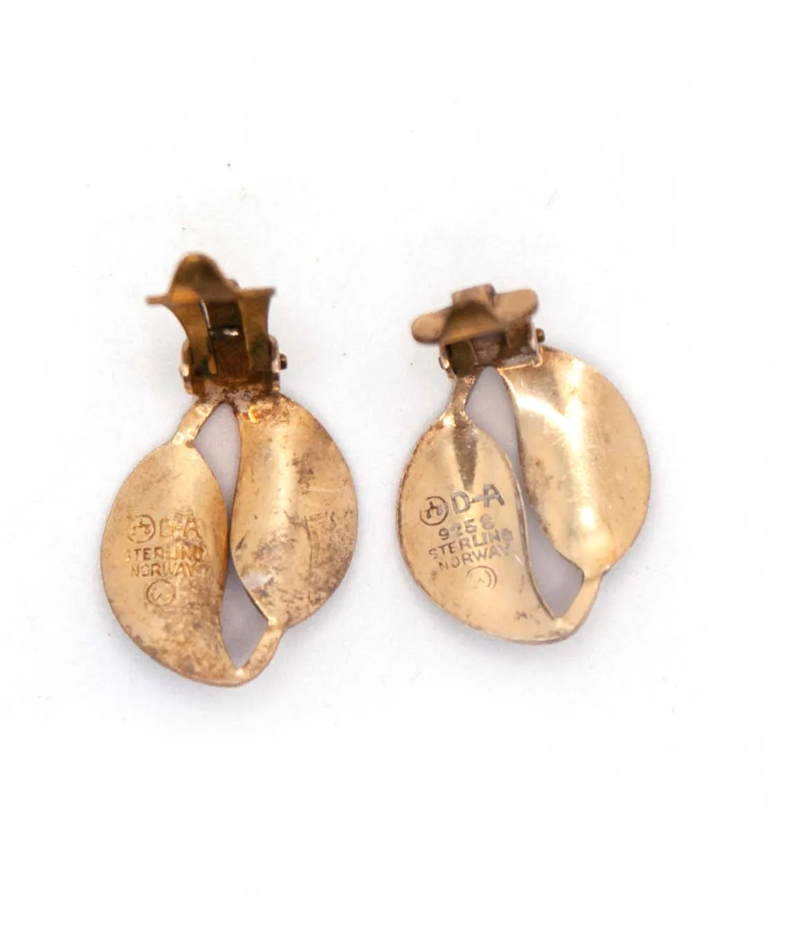 Back of David-Andersen earrings showing Willy Winnaess stamp and Norway S