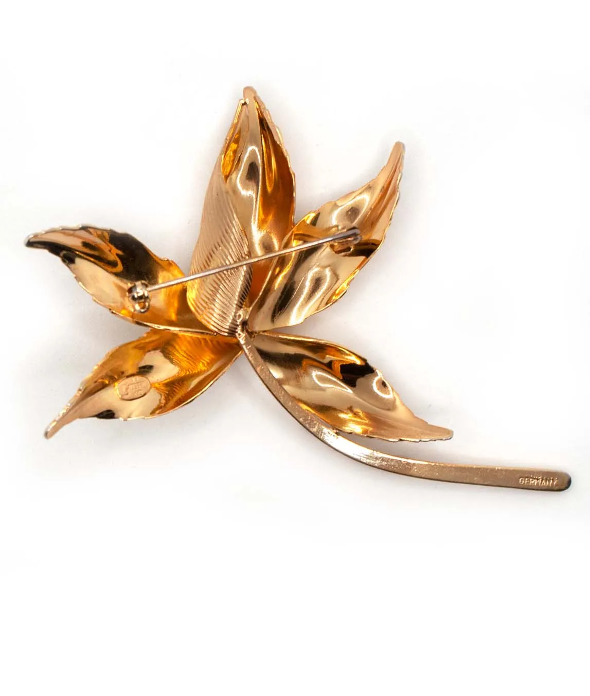 Back of shiny gold plated leaf brooch from 1960 by Grossé