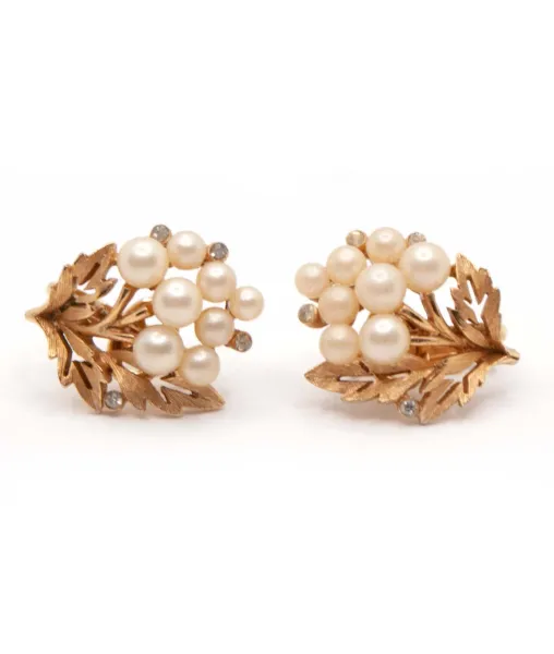 Chanel Vintage Curb Chain CC Logo Faux Pearl Earrings