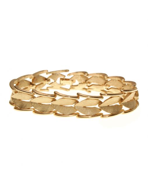 Vintage Trifari gold leaf link bracelet