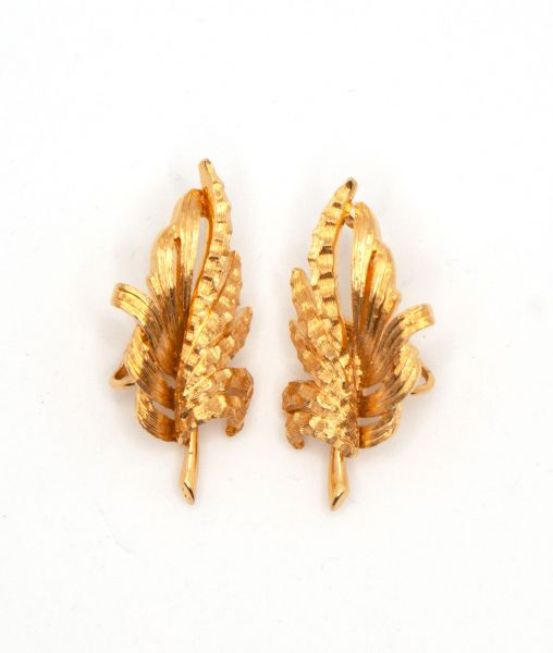 Vintage 1950s Boucher Gold Tone Earrings