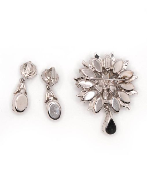 Vintage Eisenberg brooch and earrings set back