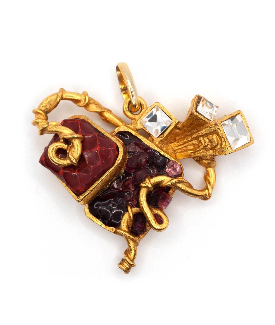 Christian Lacroix ペンダントトップハート　ラクロワ　ゴールド Vintage Christian Lacroix Heart Pendant | Gadelles Vintage